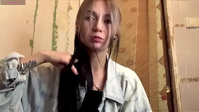 ArianeBhayani on StripChat 