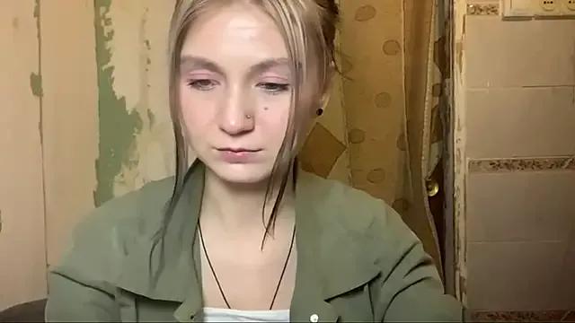 ArianeBhayani on StripChat 