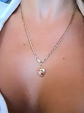 Bella-Grace — HOT SQUIRT SHOW ON THE PUBLIC