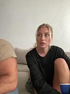 belle98 on StripChat 