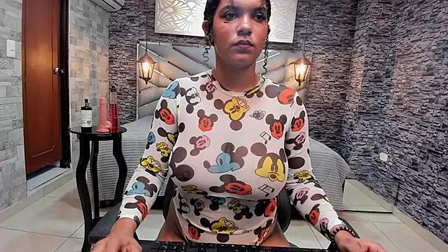 BellyBigBoobs on StripChat 