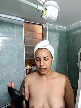 Bonny_Klote — Playing with a dildo in my pussy 