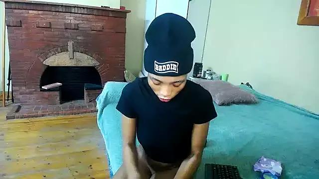 CaramelDelux27 on StripChat 
