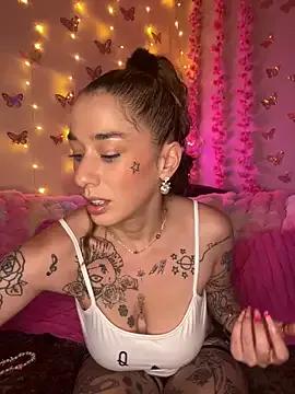 Chachou000 on StripChat 