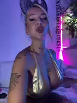 CheekyChels on StripChat 