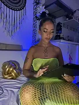 CheekyChels on StripChat 