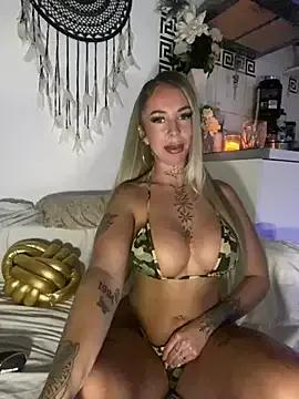 CheekyChels on StripChat 