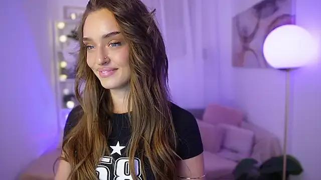 Clara_Nia — Freechat on StripChat