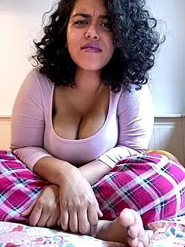 Curvydesifromgermany — Oil on tits