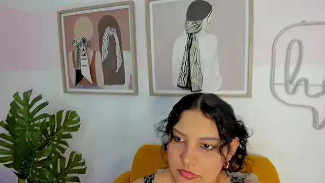 dullce77 on StripChat 