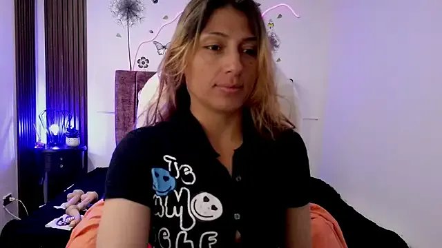 elena_detroya on StripChat 