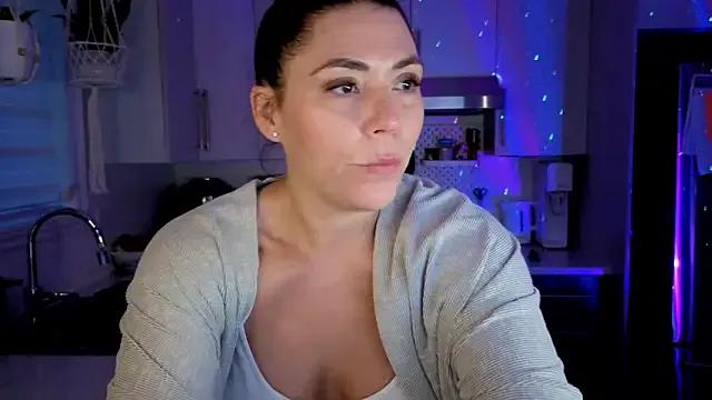 Ellie-L-Elizabeth on StripChat 