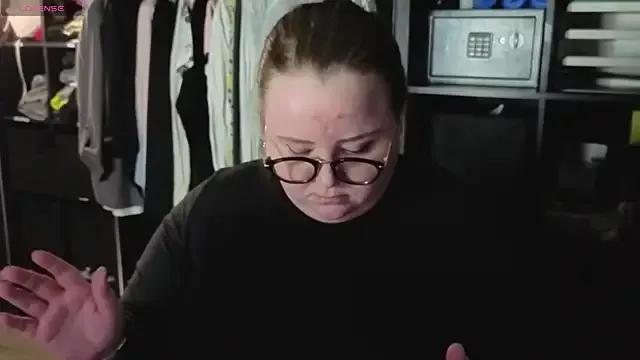 EMMA__CONNOR on StripChat 