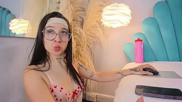 EriKlein — Spank ass x3 in doggy+holes anal