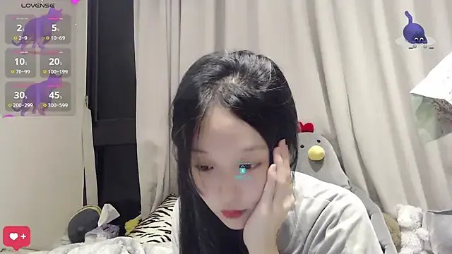 Etherealcat33 on StripChat 