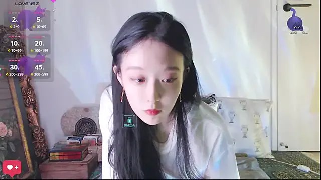 Etherealcat33 on StripChat 