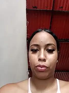 Fernanda30 — Tetas de mami grande y jugosa 