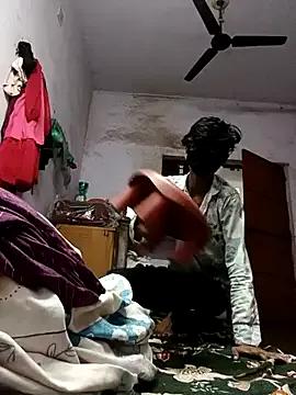 hiddennisha on StripChat 