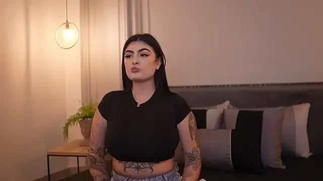IrisBaker on StripChat 