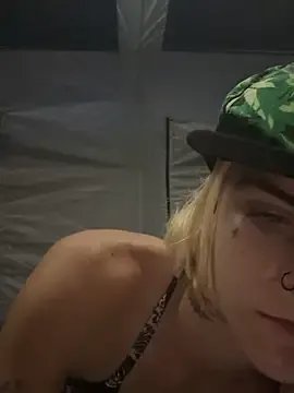 ittybittymeryssa on StripChat 
