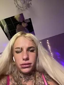 jazzy-bee on StripChat 