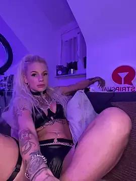 jazzy-bee on StripChat 