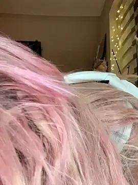 jazzy-bee on StripChat 