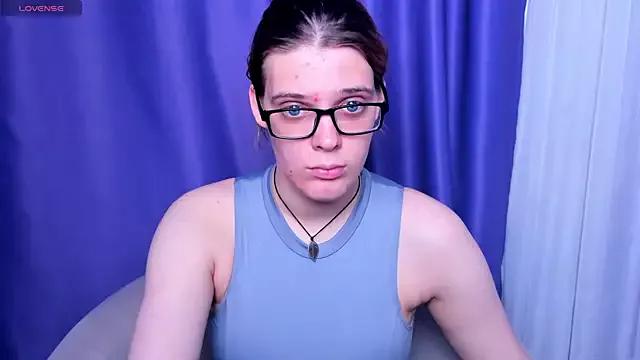 KIKI_Krash on StripChat 