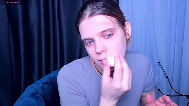 KIKI_Krash on StripChat 