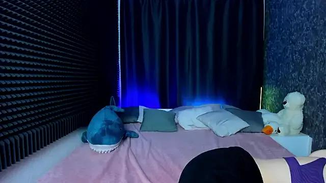 KIKI_Krash on StripChat 