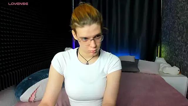 KIKI_Krash on StripChat 