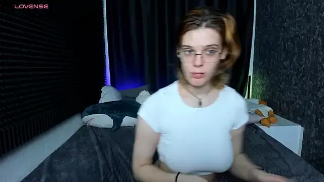 KIKI_Krash on StripChat 