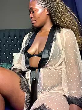 Kikie23 on StripChat 