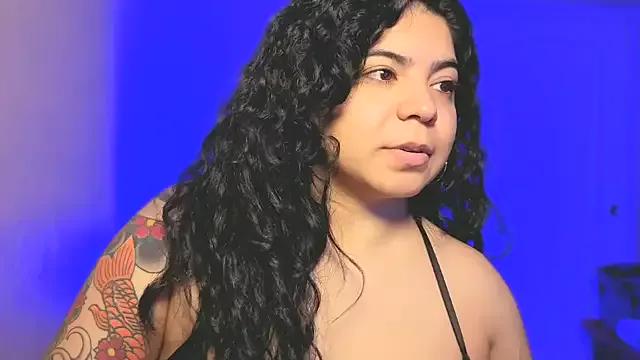 kimmiakiss22 on StripChat 