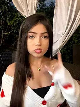 KyliePinkk_ — Show boobs with oil <3