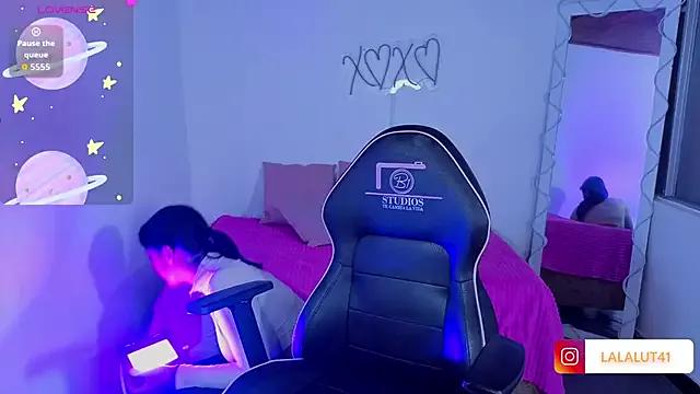 Lalalutsy_tay on StripChat 