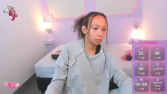 LaylaBreeze4 on StripChat