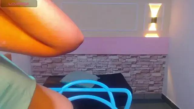 LaylaBreeze4 on StripChat 