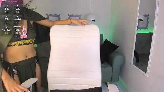 leila_whisper on StripChat 