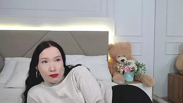 LeilaLow on StripChat 