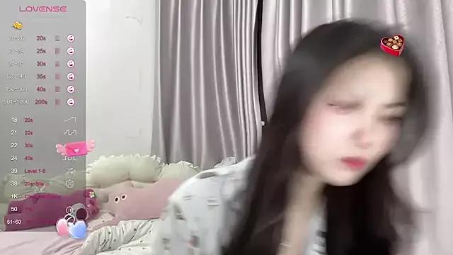 LeLe-666 on StripChat 