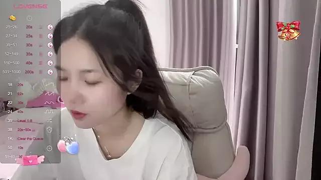 LeLe-666 on StripChat 