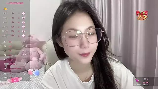 LeLe-666 on StripChat 