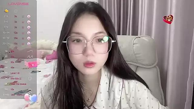 LeLe-666 on StripChat 