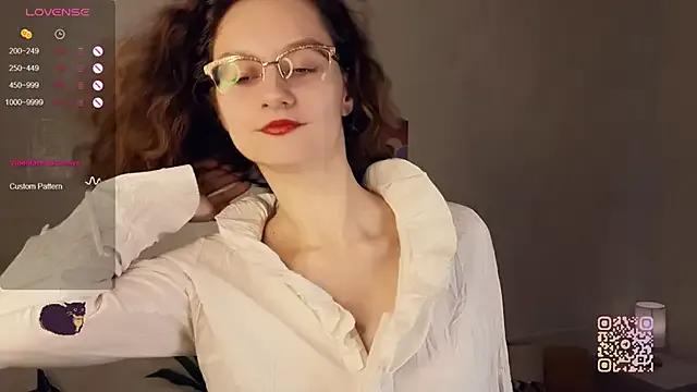Leya_Curly — Flash my lovely boobs for u