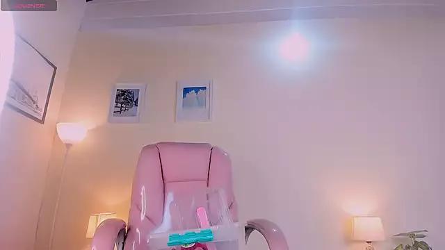 liaamoretz on StripChat 