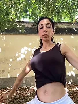 Lilith022 — Mi spoglio totalmente