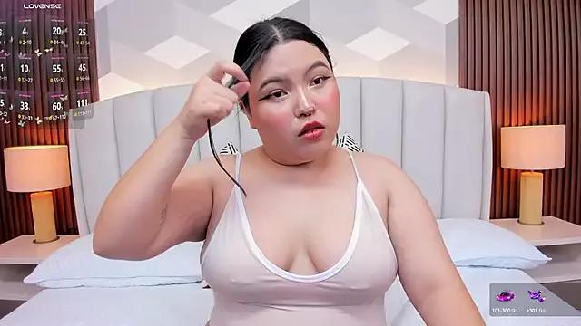Lilith_Hillss on StripChat 