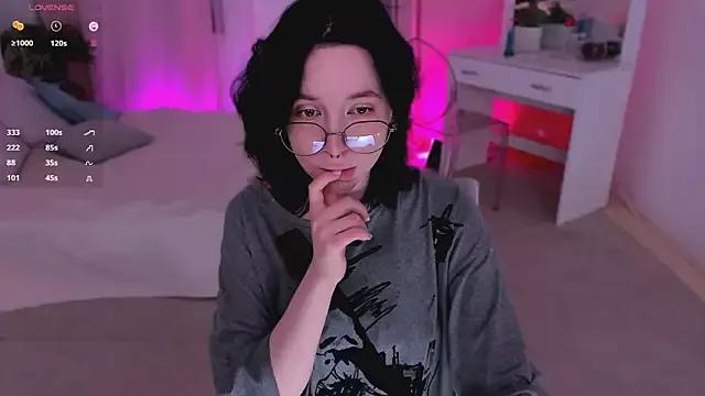 lilithlunna on StripChat 
