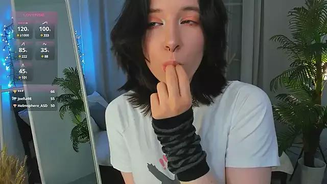 lilithlunna on StripChat 